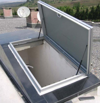 Люк на кровлю №17